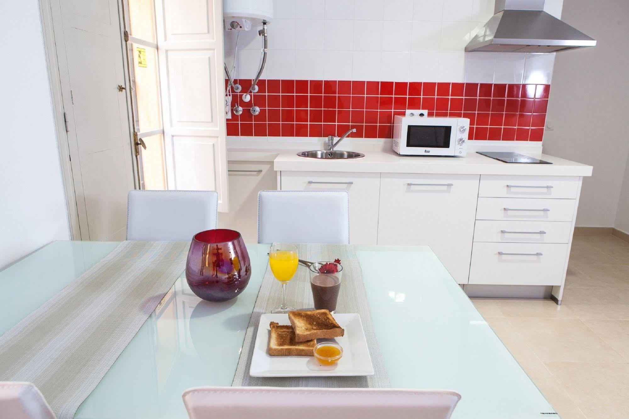 Reservaloen Plaza Del Salvador Apartment